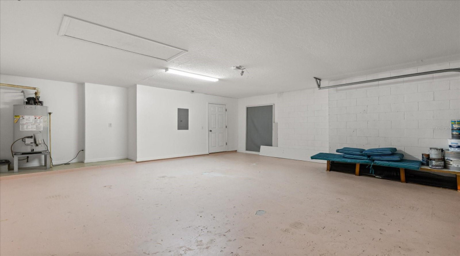 DAVENPORT, Florida 33897, 5 Bedrooms Bedrooms, ,3 BathroomsBathrooms,Residential,For Sale,HYPOLITA,0,MFRG5099749