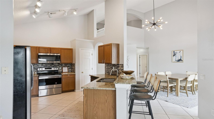 KISSIMMEE, Florida 34747, 6 Bedrooms Bedrooms, ,4 BathroomsBathrooms,Residential,For Sale,BLOOMING ALAMANDA,0,MFRS5136858