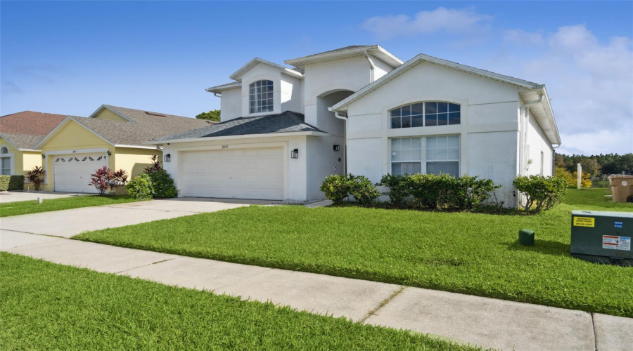 KISSIMMEE, Florida 34747, 6 Bedrooms Bedrooms, ,4 BathroomsBathrooms,Residential,For Sale,BLOOMING ALAMANDA,0,MFRS5136858