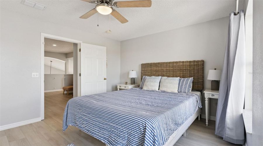 KISSIMMEE, Florida 34747, 6 Bedrooms Bedrooms, ,4 BathroomsBathrooms,Residential,For Sale,BLOOMING ALAMANDA,0,MFRS5136858