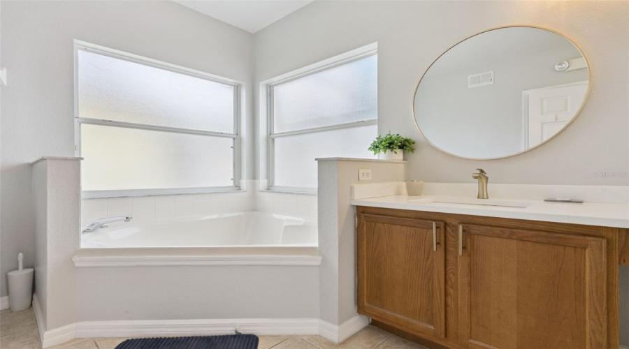 KISSIMMEE, Florida 34747, 6 Bedrooms Bedrooms, ,4 BathroomsBathrooms,Residential,For Sale,BLOOMING ALAMANDA,0,MFRS5136858