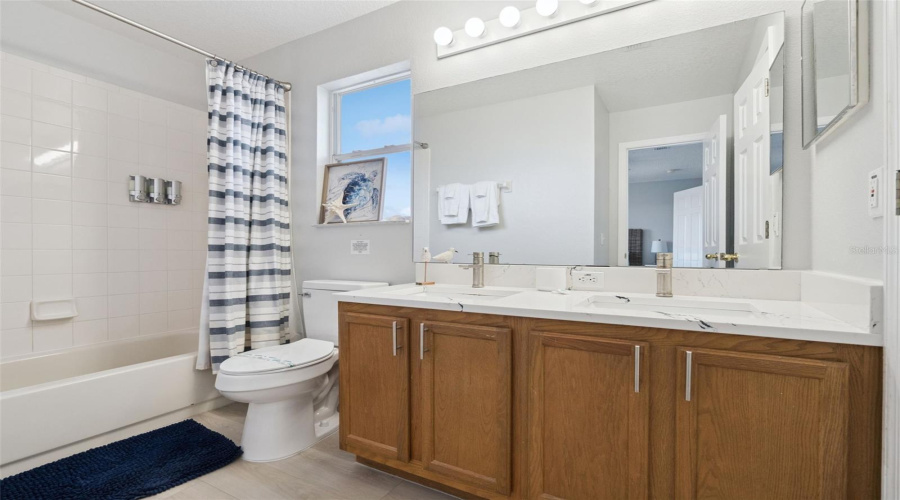 KISSIMMEE, Florida 34747, 6 Bedrooms Bedrooms, ,4 BathroomsBathrooms,Residential,For Sale,BLOOMING ALAMANDA,0,MFRS5136858