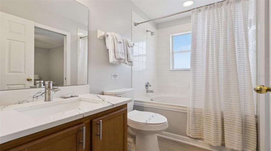 KISSIMMEE, Florida 34747, 6 Bedrooms Bedrooms, ,4 BathroomsBathrooms,Residential,For Sale,BLOOMING ALAMANDA,0,MFRS5136858