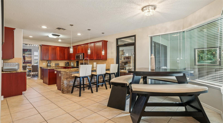 Breakfast/Kitchen Table