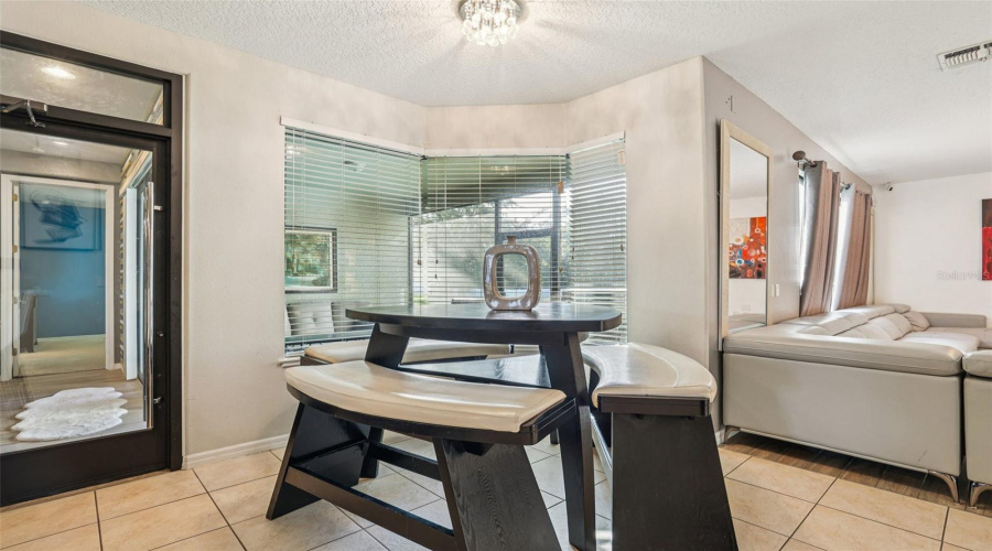 Breakfast/Kitchen Table