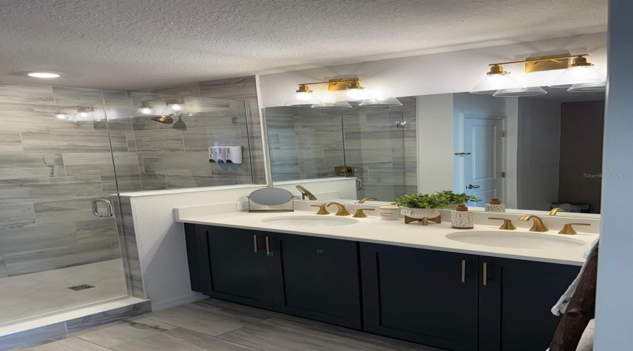 DAVENPORT, Florida 33896, 3 Bedrooms Bedrooms, ,2 BathroomsBathrooms,Residential,For Sale,LONGBOAT DR,0,MFRS5138529