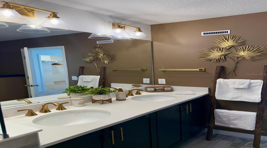 DAVENPORT, Florida 33896, 3 Bedrooms Bedrooms, ,2 BathroomsBathrooms,Residential,For Sale,LONGBOAT DR,0,MFRS5138529