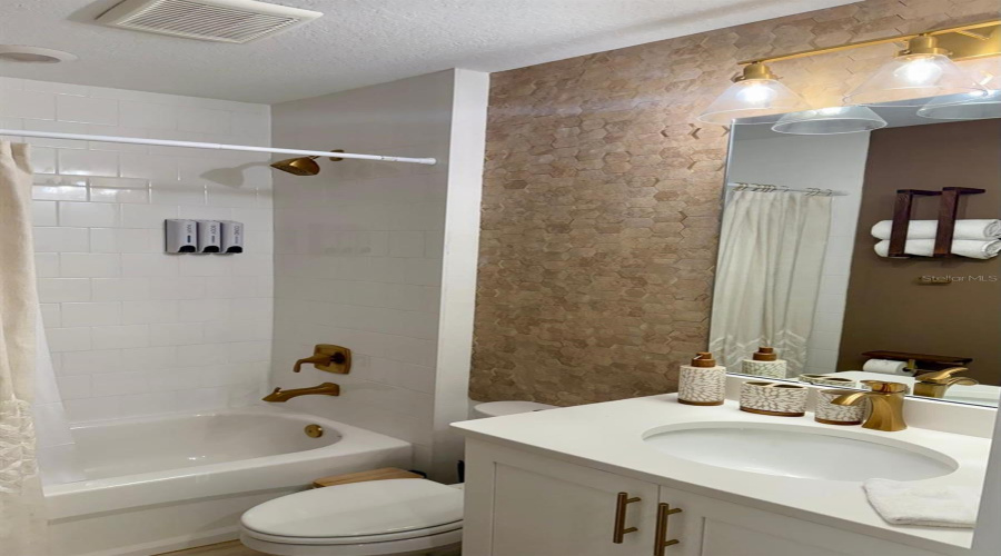 DAVENPORT, Florida 33896, 3 Bedrooms Bedrooms, ,2 BathroomsBathrooms,Residential,For Sale,LONGBOAT DR,0,MFRS5138529