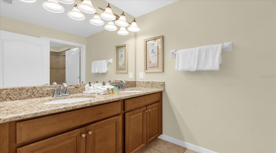 KISSIMMEE, Florida 34747, 4 Bedrooms Bedrooms, ,3 BathroomsBathrooms,Residential,For Sale,BANANA PALM,0,MFRS5138629