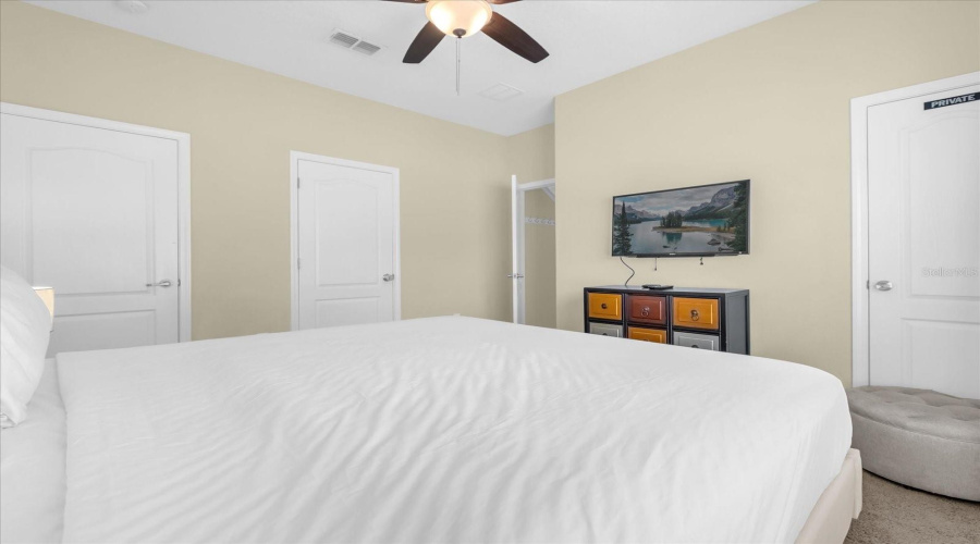 KISSIMMEE, Florida 34747, 4 Bedrooms Bedrooms, ,3 BathroomsBathrooms,Residential,For Sale,BANANA PALM,0,MFRS5138629