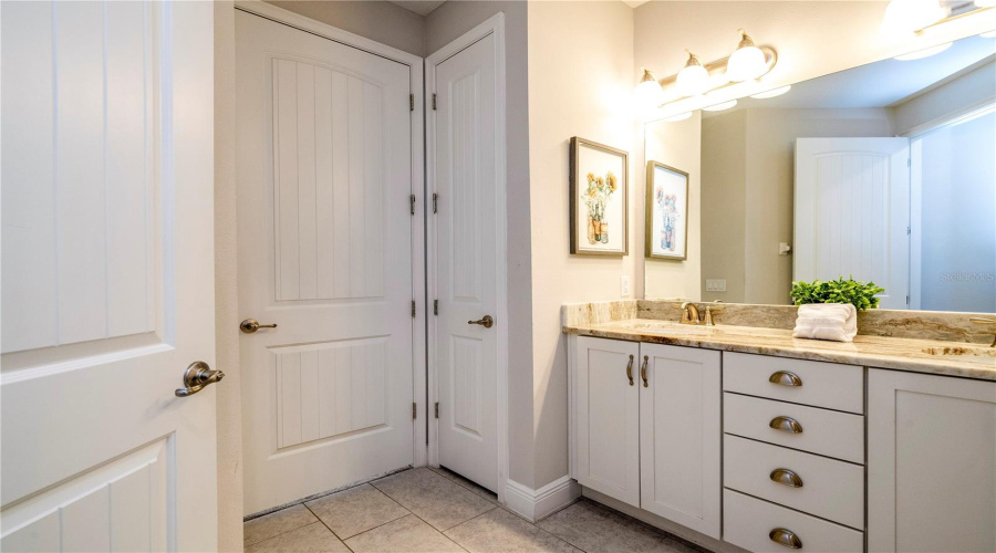 KISSIMMEE, Florida 34747, 6 Bedrooms Bedrooms, ,6 BathroomsBathrooms,Residential,For Sale,SOUTHFIELD,0,MFRO6359557