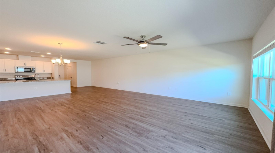 DAVENPORT, Florida 33896, 3 Bedrooms Bedrooms, ,2 BathroomsBathrooms,Residential,For Sale,WESTSIDE HILLS,0,MFRO6360265