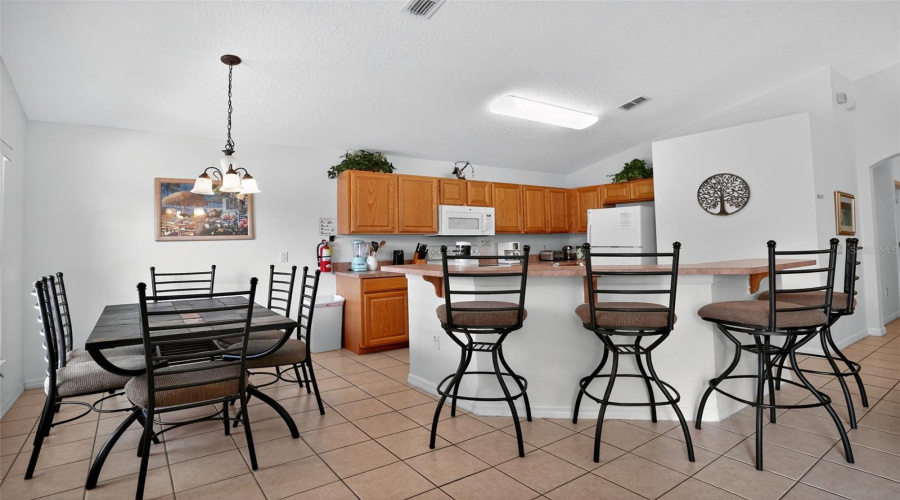 Dining Bar in Kitchen