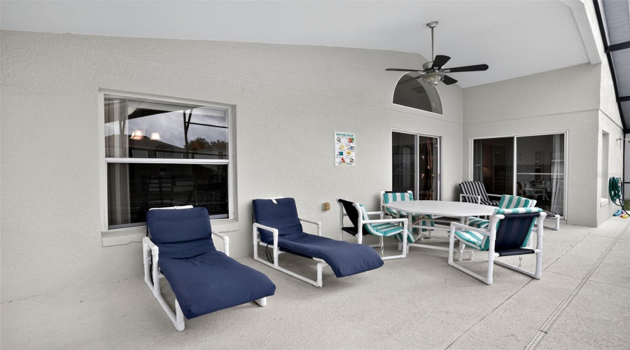 Large Extended Sunbathing Deck