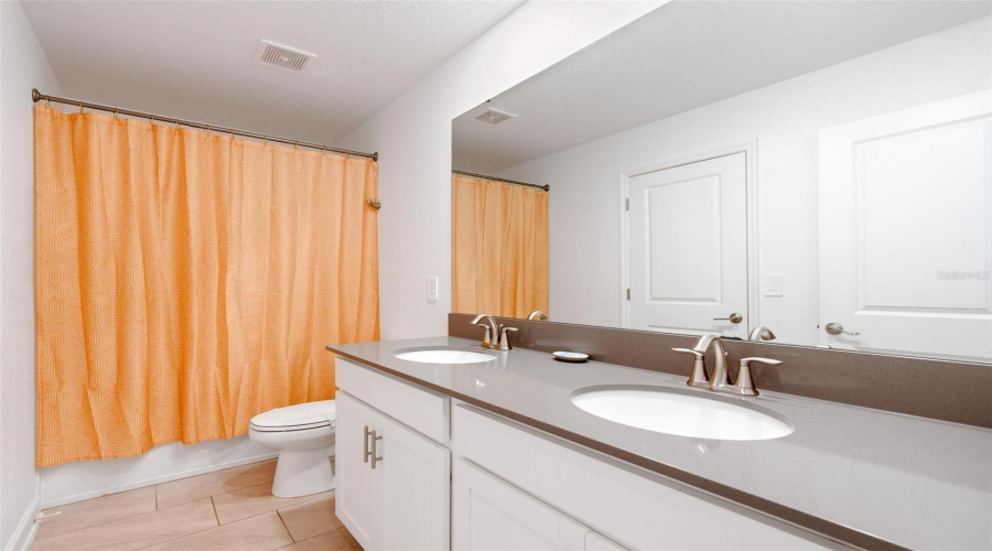 DAVENPORT, Florida 33896, 7 Bedrooms Bedrooms, ,5 BathroomsBathrooms,Residential,For Sale,SOMMERSET HILLS,0,MFRS5138624