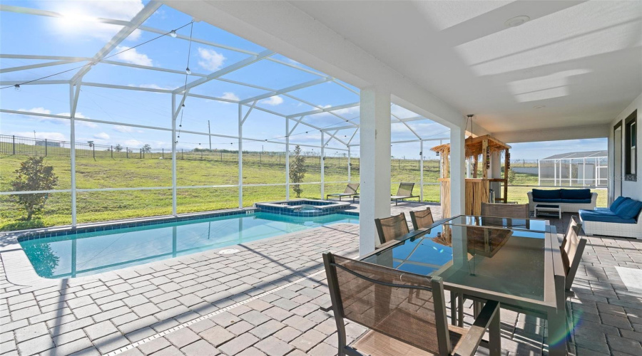 DAVENPORT, Florida 33896, 7 Bedrooms Bedrooms, ,5 BathroomsBathrooms,Residential,For Sale,SOMMERSET HILLS,0,MFRS5138624