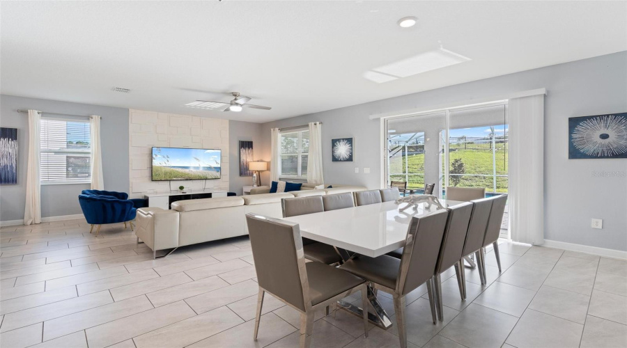 DAVENPORT, Florida 33896, 7 Bedrooms Bedrooms, ,5 BathroomsBathrooms,Residential,For Sale,SOMMERSET HILLS,0,MFRS5138624