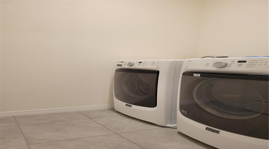 DAVENPORT, Florida 33897, 5 Bedrooms Bedrooms, ,3 BathroomsBathrooms,Residential,For Sale,FOX SQUIRREL,0,MFRP4934869