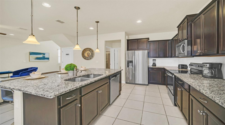 KISSIMMEE, Florida 34747, 5 Bedrooms Bedrooms, ,4 BathroomsBathrooms,Residential,For Sale,DUBAI,0,MFRO6361157