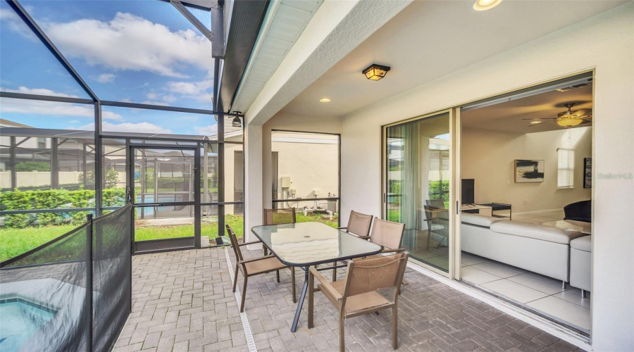 KISSIMMEE, Florida 34747, 5 Bedrooms Bedrooms, ,4 BathroomsBathrooms,Residential,For Sale,DUBAI,0,MFRO6361157