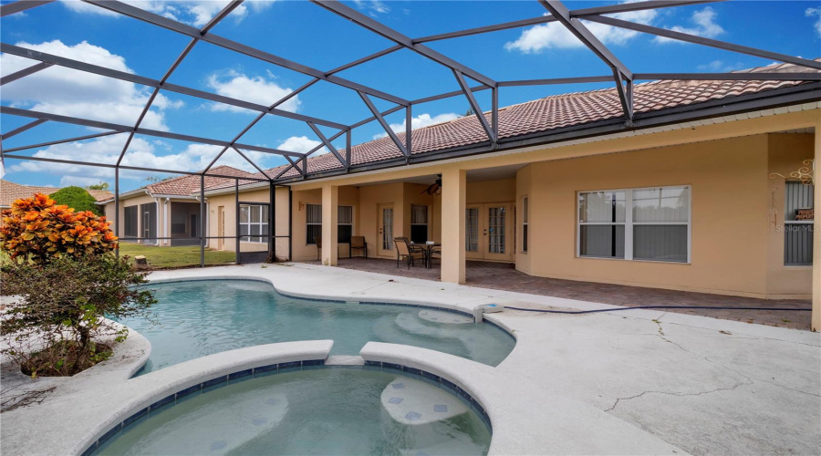 KISSIMMEE, Florida 34746, 4 Bedrooms Bedrooms, ,3 BathroomsBathrooms,Residential,For Sale,MEADOW VIEW,0,MFRR4910195