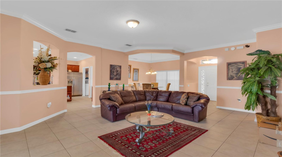 KISSIMMEE, Florida 34746, 4 Bedrooms Bedrooms, ,3 BathroomsBathrooms,Residential,For Sale,MEADOW VIEW,0,MFRR4910195