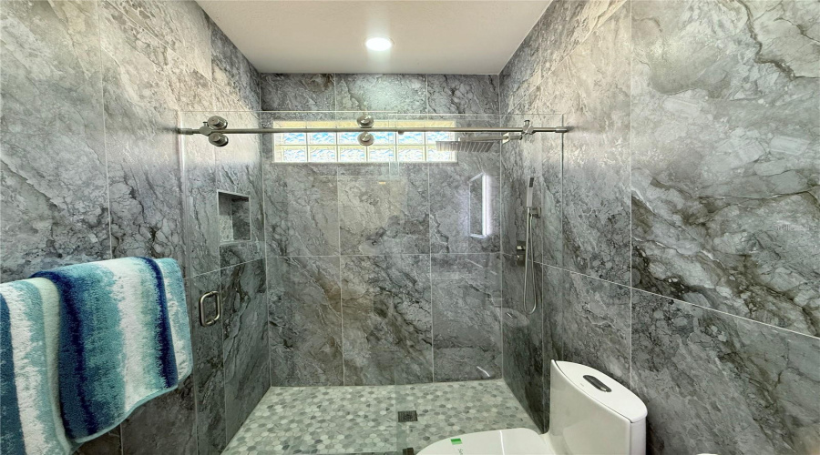 KISSIMMEE, Florida 34747, 4 Bedrooms Bedrooms, ,3 BathroomsBathrooms,Residential,For Sale,SUN PALM,0,MFRO6361053