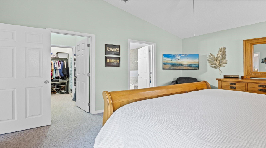 Master Suite, Walk in Closet with built ins