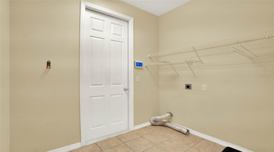 KISSIMMEE, Florida 34746, 4 Bedrooms Bedrooms, ,3 BathroomsBathrooms,Residential,For Sale,DRIVE,0,MFRO6254515