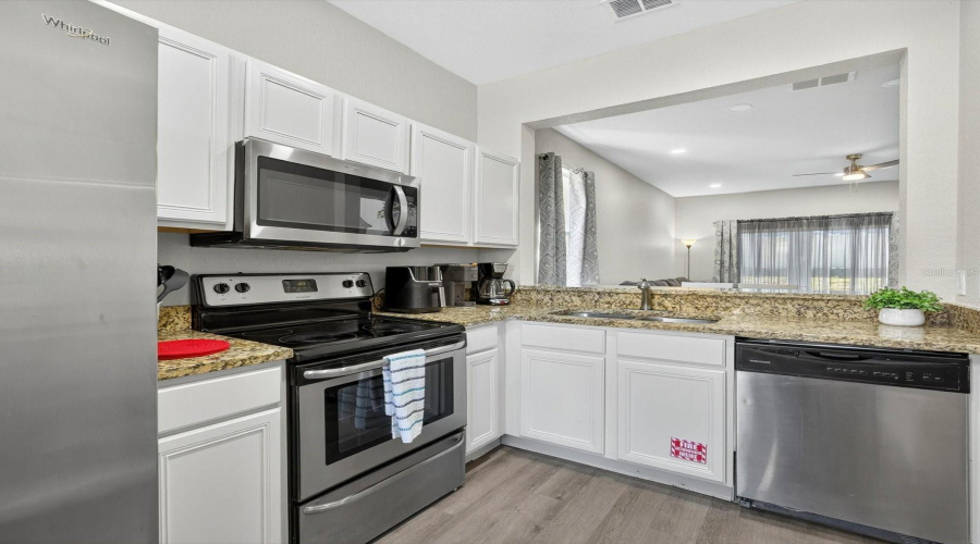 DAVENPORT, Florida 33897, 4 Bedrooms Bedrooms, ,3 BathroomsBathrooms,Residential,For Sale,CALABRIA,0,MFRO6361101