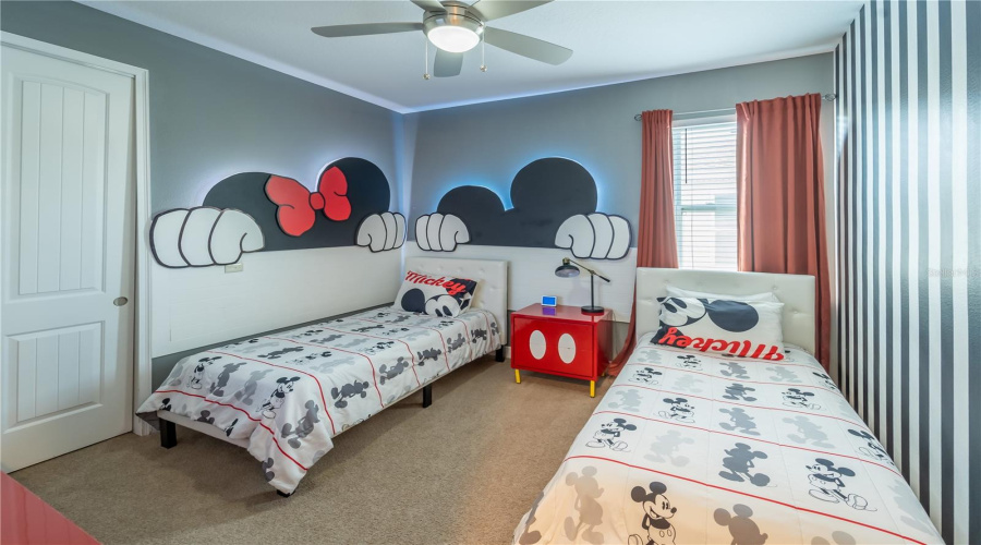 KISSIMMEE, Florida 34747, 5 Bedrooms Bedrooms, ,4 BathroomsBathrooms,Residential,For Sale,MARKER,0,MFRO6361231