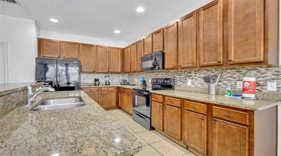 DAVENPORT, Florida 33837, 6 Bedrooms Bedrooms, ,5 BathroomsBathrooms,Residential,For Sale,OAKBOURNE,0,MFRO6019866