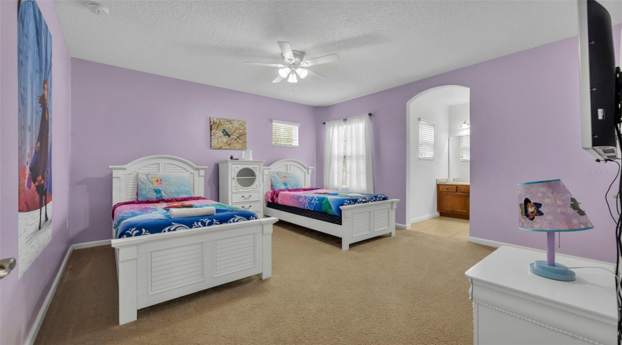 DAVENPORT, Florida 33837, 6 Bedrooms Bedrooms, ,5 BathroomsBathrooms,Residential,For Sale,OAKBOURNE,0,MFRO6019866