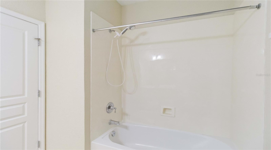 DAVENPORT, Florida 33896, 3 Bedrooms Bedrooms, ,2 BathroomsBathrooms,Residential,For Sale,RIVERDALE LN,0,MFRO6355333