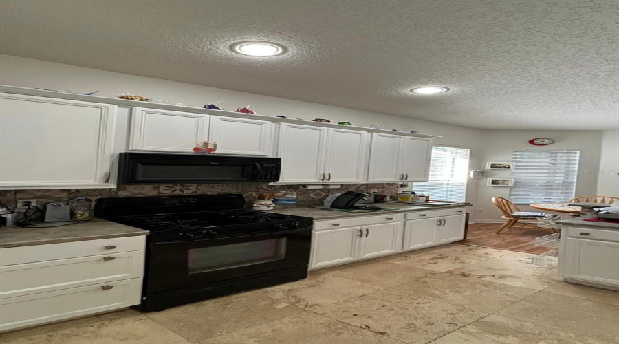 REUNION, Florida 34747, 4 Bedrooms Bedrooms, ,2 BathroomsBathrooms,Residential,For Sale,DEVEREAUX,0,MFRO6302262