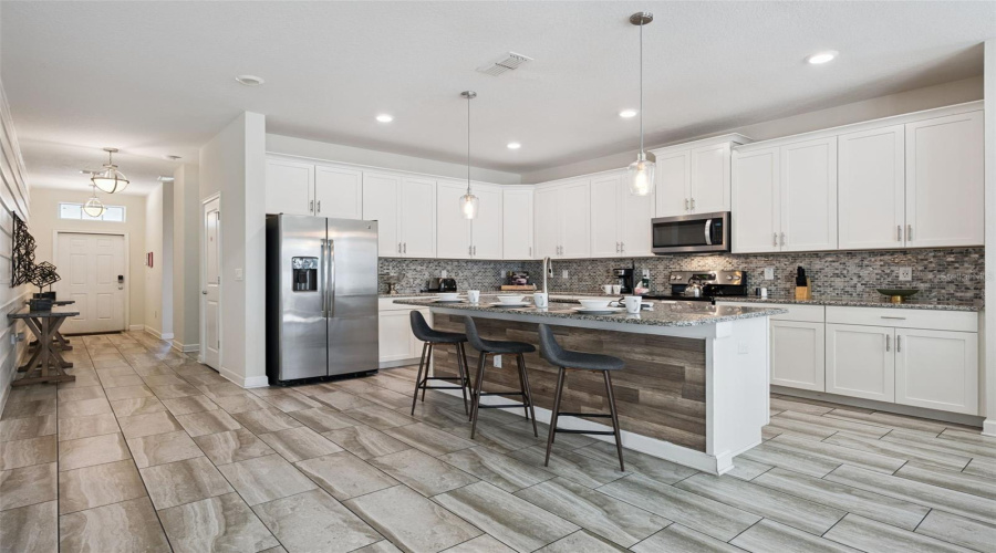 KISSIMMEE, Florida 34746, 6 Bedrooms Bedrooms, ,5 BathroomsBathrooms,Residential,For Sale,SLEEPY HOLLOW,0,MFRS5138682