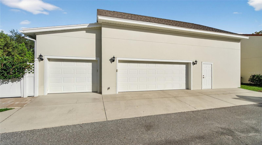 3 Car Garage