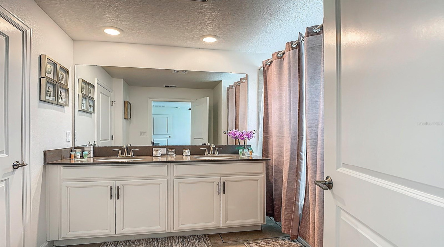 KISSIMMEE, Florida 34746, 4 Bedrooms Bedrooms, ,3 BathroomsBathrooms,Residential,For Sale,QUOTE,0,MFRO6327743