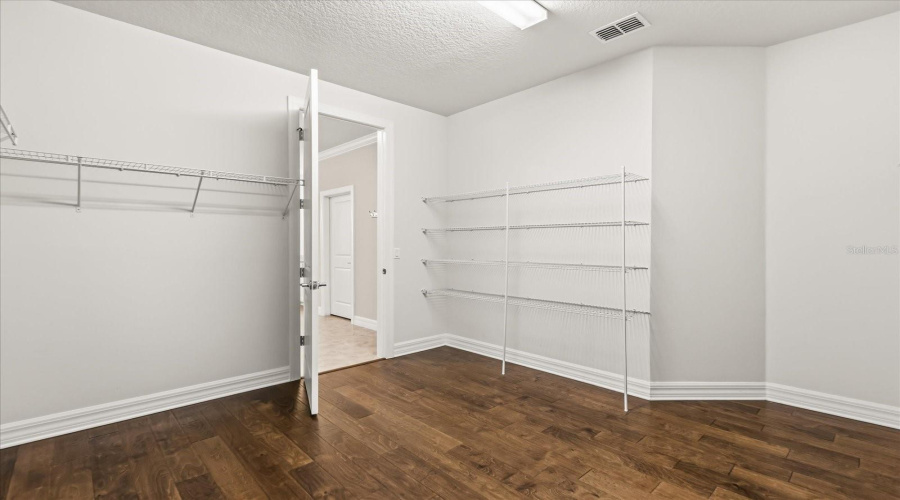 ORLANDO, Florida 32836, 3 Bedrooms Bedrooms, ,2 BathroomsBathrooms,Residential,For Sale,BERRY CREEK,0,MFRO6361129