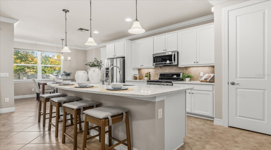 ORLANDO, Florida 32836, 3 Bedrooms Bedrooms, ,2 BathroomsBathrooms,Residential,For Sale,BERRY CREEK,0,MFRO6361129