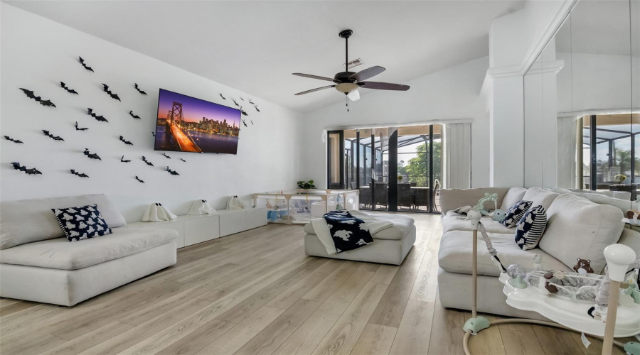 DAVENPORT, Florida 33837, 4 Bedrooms Bedrooms, ,3 BathroomsBathrooms,Residential,For Sale,BRIDGEFORD CROSSING,0,MFRO6359778