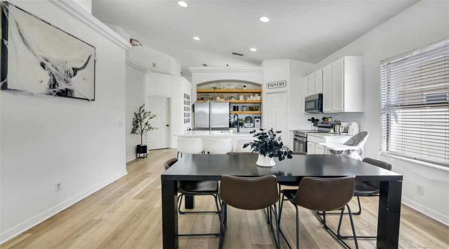 DAVENPORT, Florida 33837, 4 Bedrooms Bedrooms, ,3 BathroomsBathrooms,Residential,For Sale,BRIDGEFORD CROSSING,0,MFRO6359778