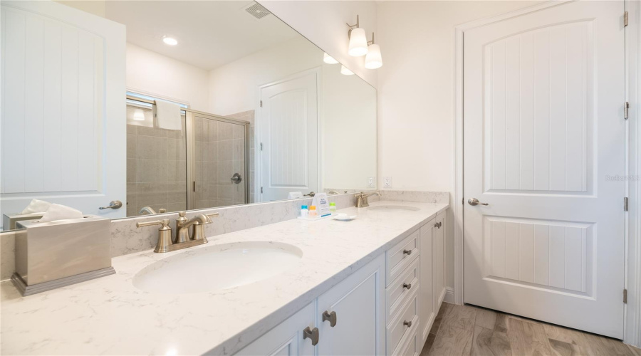 KISSIMMEE, Florida 34747, 6 Bedrooms Bedrooms, ,6 BathroomsBathrooms,Residential,For Sale,SURF,0,MFRO6361261