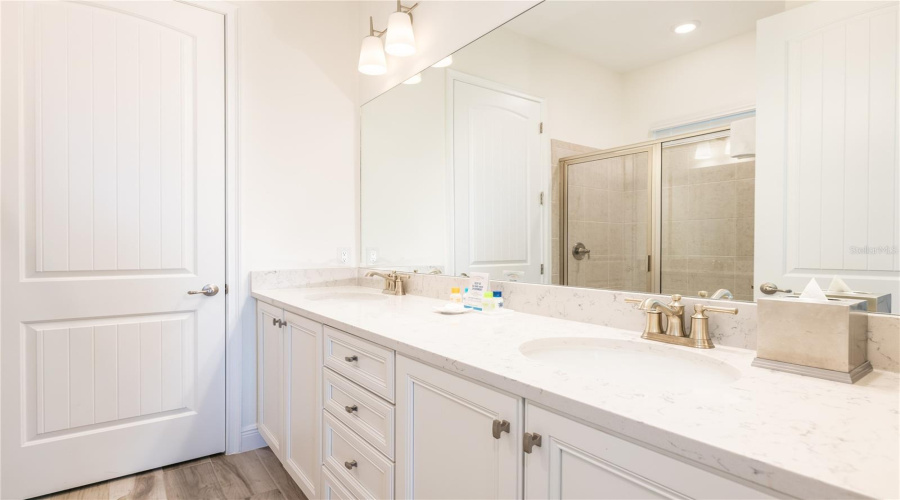 KISSIMMEE, Florida 34747, 6 Bedrooms Bedrooms, ,6 BathroomsBathrooms,Residential,For Sale,SURF,0,MFRO6361261