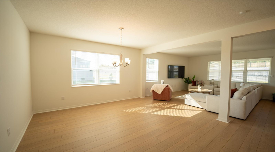 DAVENPORT, Florida 33896, 5 Bedrooms Bedrooms, ,3 BathroomsBathrooms,Residential,For Sale,WESTSIDE HILLS,0,MFRG5104626