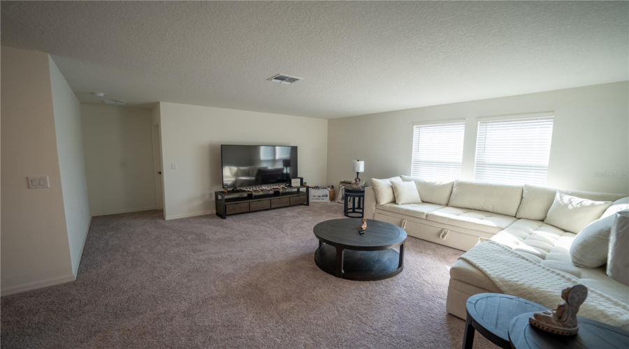 DAVENPORT, Florida 33896, 5 Bedrooms Bedrooms, ,3 BathroomsBathrooms,Residential,For Sale,WESTSIDE HILLS,0,MFRG5104626