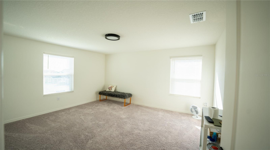 DAVENPORT, Florida 33896, 5 Bedrooms Bedrooms, ,3 BathroomsBathrooms,Residential,For Sale,WESTSIDE HILLS,0,MFRG5104626