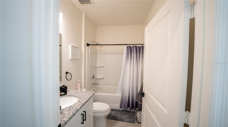 DAVENPORT, Florida 33896, 5 Bedrooms Bedrooms, ,3 BathroomsBathrooms,Residential,For Sale,WESTSIDE HILLS,0,MFRG5104626