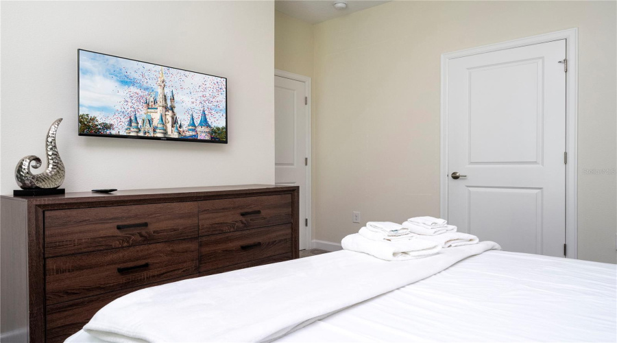 DAVENPORT, Florida 33896, 4 Bedrooms Bedrooms, ,3 BathroomsBathrooms,Residential,For Sale,CABOT CLIFFS,0,MFRO6361333