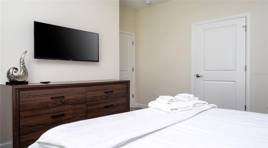 DAVENPORT, Florida 33896, 4 Bedrooms Bedrooms, ,3 BathroomsBathrooms,Residential,For Sale,CABOT CLIFFS,0,MFRO6361333